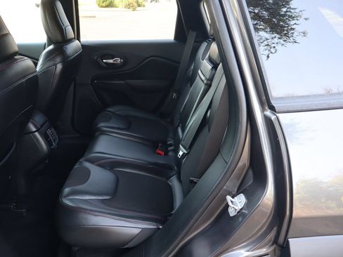 Used 2016 Jeep Cherokee Trailhawk w/ Cold Weather Group AWD/4WD image 20
