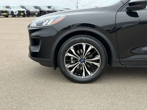Used 2022 Ford Escape SE w/ SE Sport Appearance Package image 11