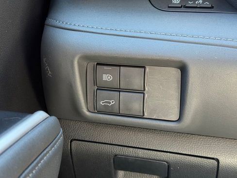 Used 2022 Toyota Highlander XLE image 28