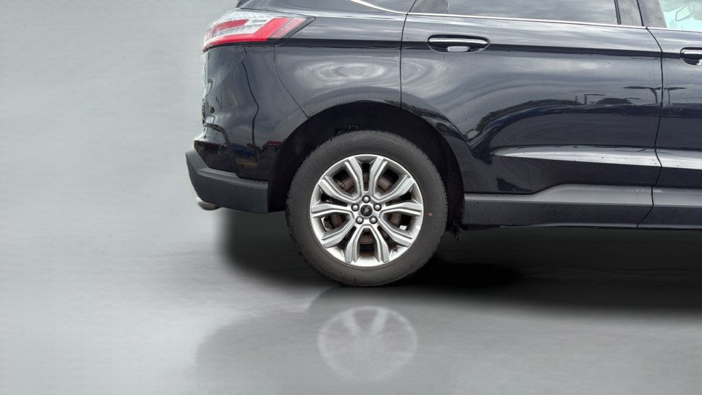 Certified 2024 Ford Edge Titanium AWD/4WD image 32