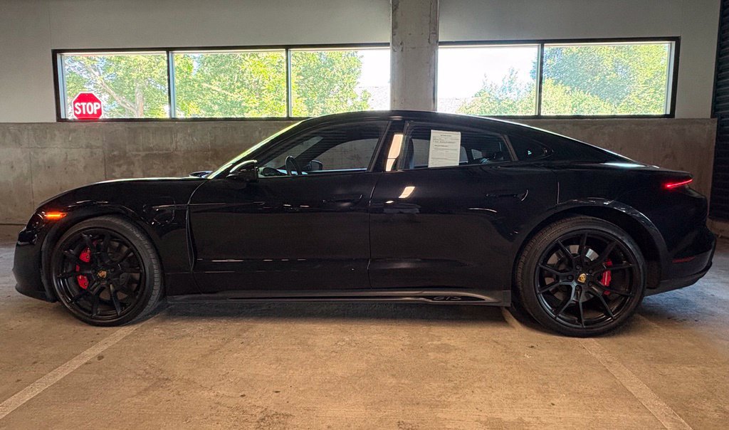 Used 2022 Porsche Taycan GTS AWD/4WD image 2