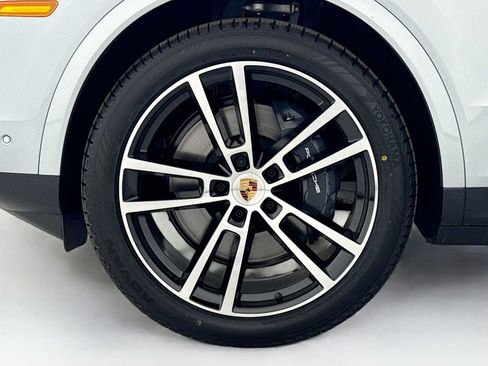 Used 2026 Porsche Cayenne Coupe AWD/4WD image 33