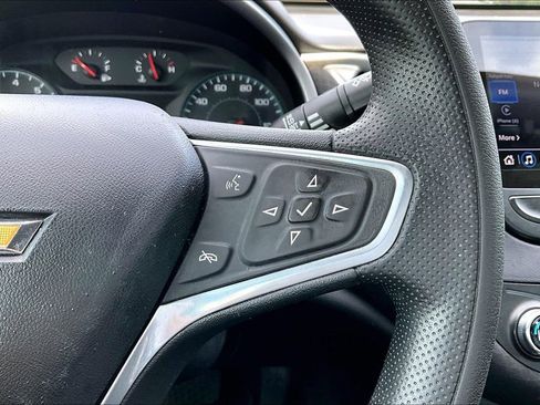Used 2022 Chevrolet Malibu LT FWD image 12