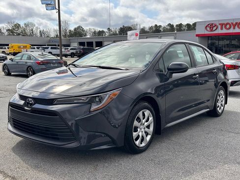 Used 2026 Toyota Corolla LE image 7