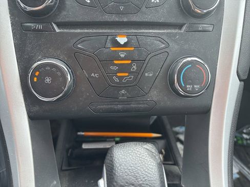 Used 2015 Ford Fusion SE image 18