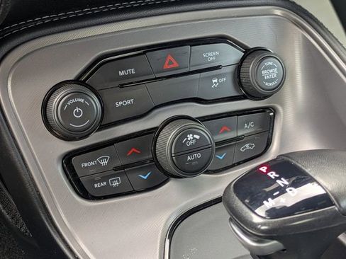 Used 2023 Dodge Challenger SXT RWD image 27