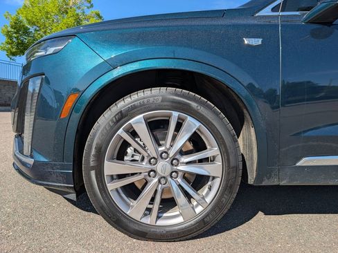 Certified 2024 Cadillac XT6 Premium Luxury AWD/4WD image 9