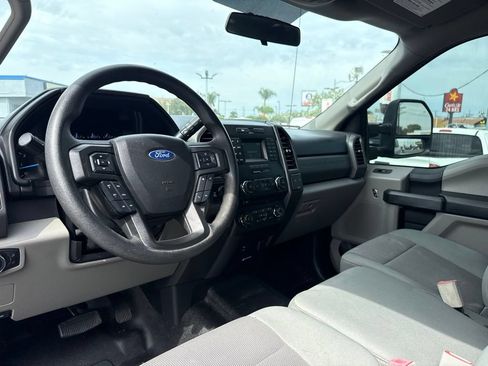 Used 2018 Ford F250 XL w/ Power Equipment Group AWD/4WD image 13