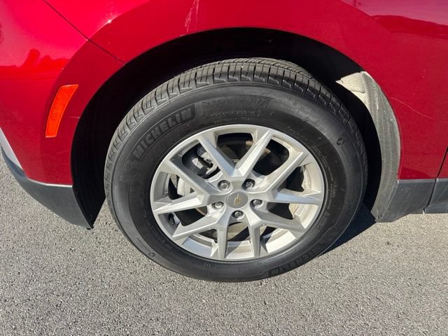 Used 2024 Chevrolet Equinox LT w/ LPO, Floor Liner Package FWD image 9