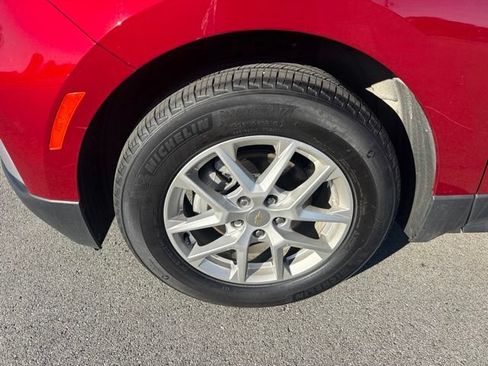 Used 2024 Chevrolet Equinox LT w/ LPO, Floor Liner Package FWD image 9