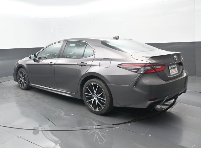 Used 2024 Toyota Camry SE FWD image 3