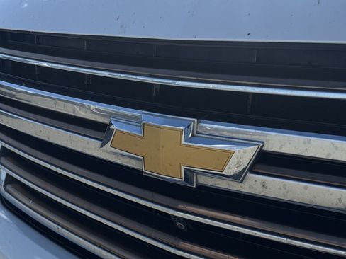 Used 2023 Chevrolet Suburban High Country image 31