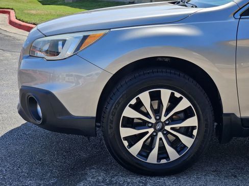 Used 2015 Subaru Outback 2.5i Limited AWD/4WD image 8