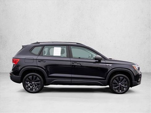 Used 2022 Volkswagen Taos S image 4