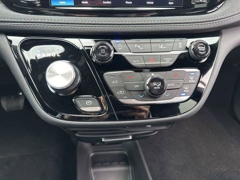 New 2026 Chrysler Pacifica Select image 51