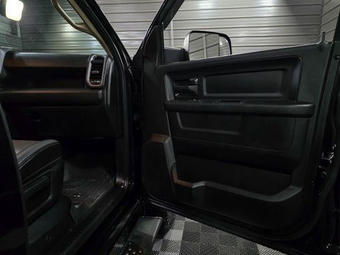 Used 2020 RAM 2500 Tradesman w/ Chrome Appearance Group image 31