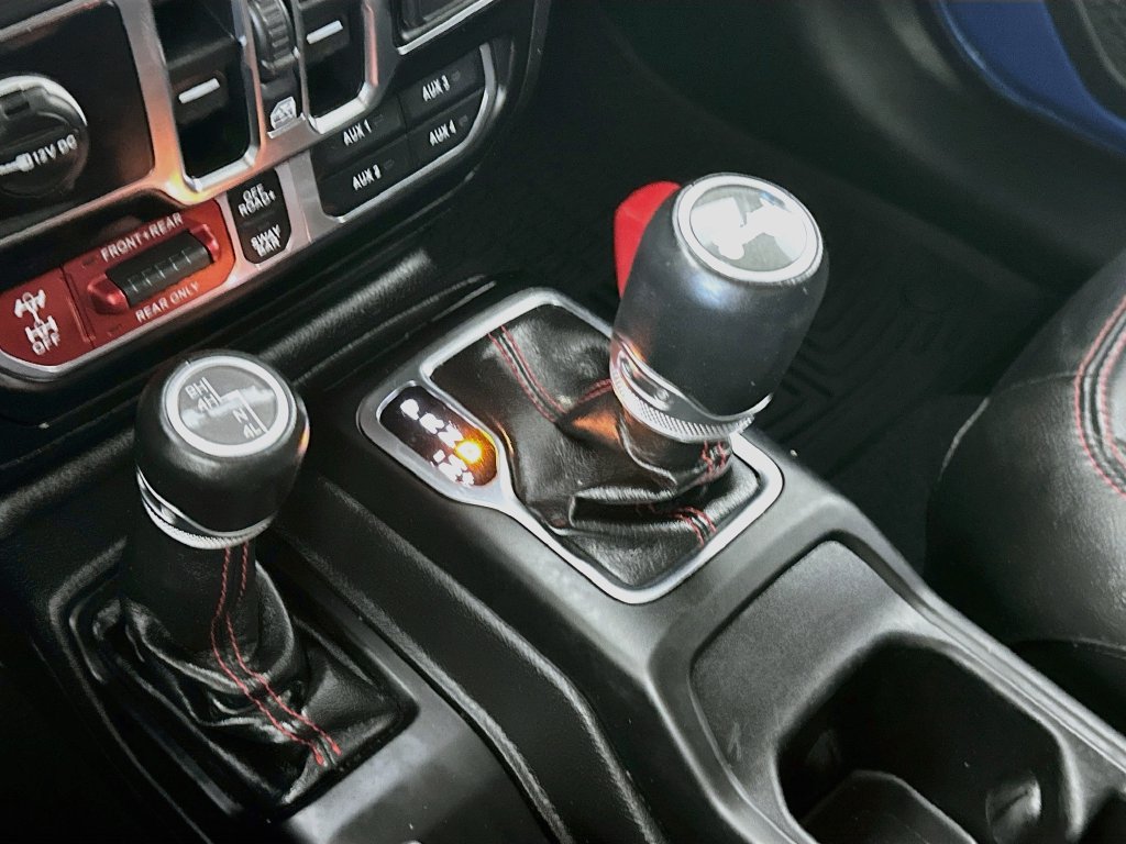 Used 2022 Jeep Wrangler Unlimited Rubicon w/ LED Lighting Group AWD/4WD image 16