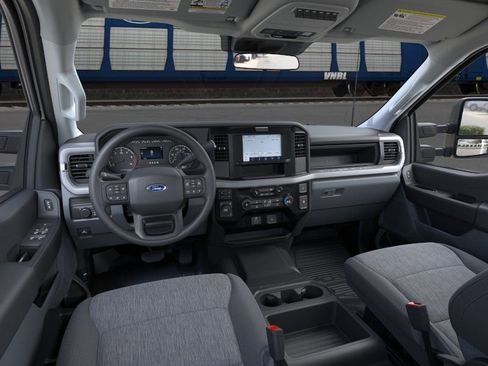 New 2026 Ford F550 4x4 Crew Cab image 10
