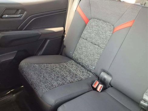 Used 2024 Chevrolet Colorado Z71 w/ Z71 Convenience Package 2 image 16