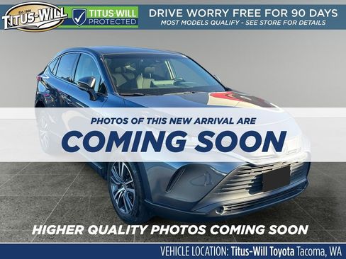 Used 2021 Toyota Venza LE image 1