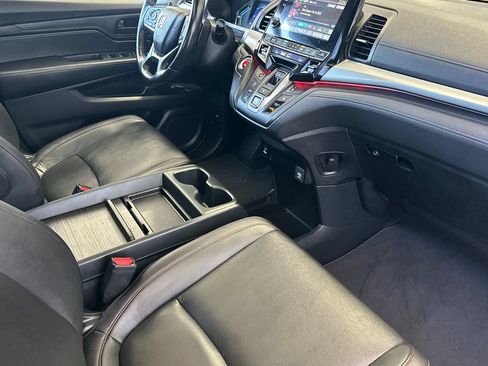 Used 2023 Honda Odyssey Sport image 16