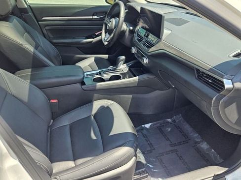 Used 2023 Nissan Altima 2.5 SL FWD image 16