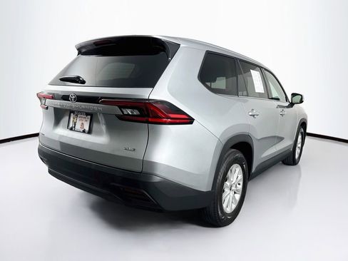 Used 2025 Toyota Grand Highlander FWD image 10