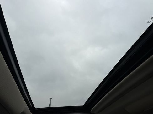 Used 2019 GMC Yukon Denali w/ Denali Ultimate Package image 32