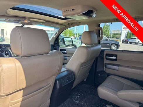Used 2017 Toyota Sequoia Limited w/ Safety & Convenience Package image 8