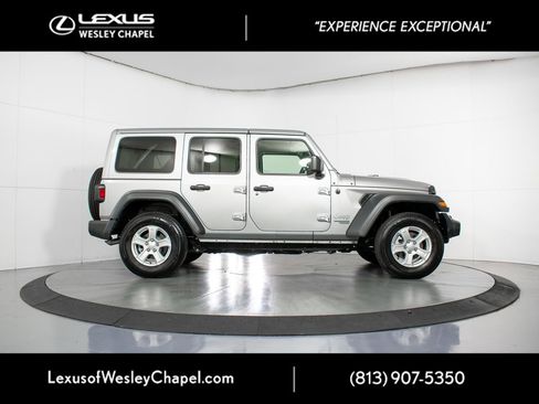 Used 2018 Jeep Wrangler Unlimited Sport S AWD/4WD image 4