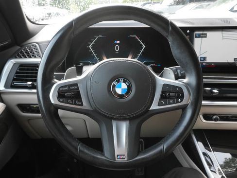Used 2023 BMW X7 xDrive40i w/ M Sport Package AWD/4WD image 14