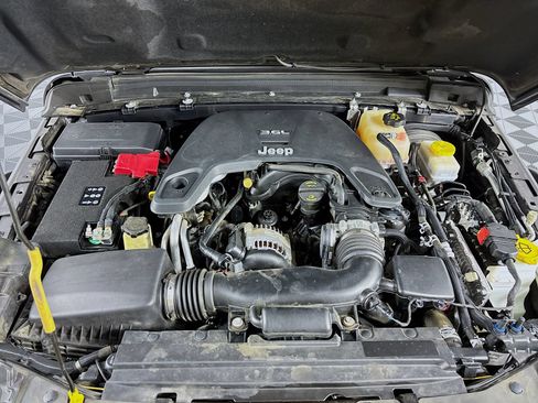 Used 2019 Jeep Wrangler Unlimited Rubicon AWD/4WD image 28