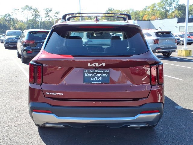 Certified 2025 Kia Sorento EX FWD image 5