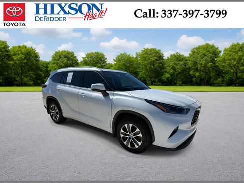 Used 2022 Toyota Highlander XLE image 1