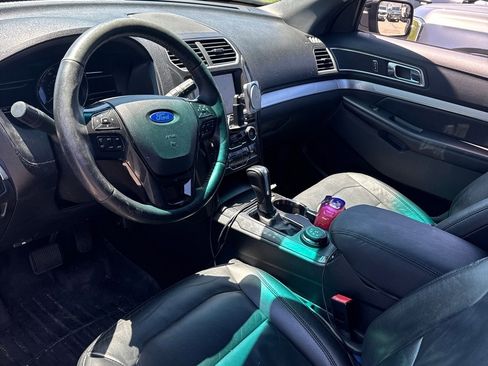 Used 2016 Ford Explorer XLT w/ Equipment Group 202A AWD/4WD image 10