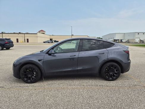 Used 2023 Tesla Model Y Long Range AWD/4WD image 8
