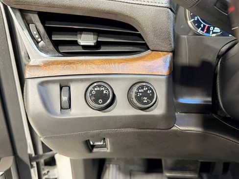 Used 2016 Cadillac Escalade ESV Premium image 14