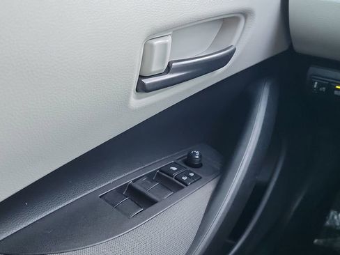 Used 2022 Toyota Corolla LE FWD image 20