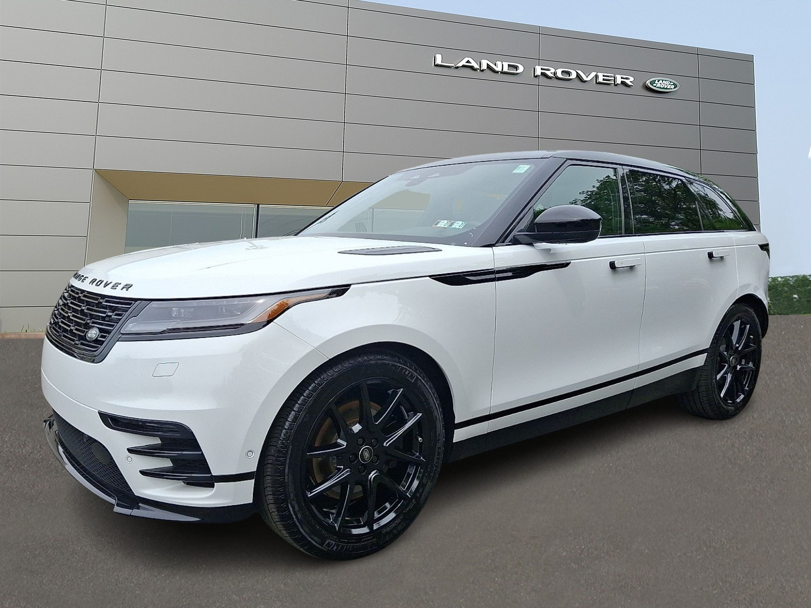 Used 2026 Land Rover Range Rover Velar Dynamic SE AWD/4WD image 1