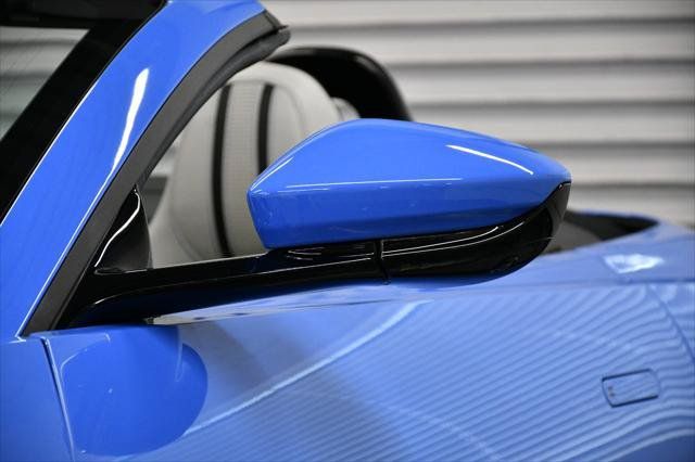 Used 2021 Aston Martin V8 Vantage Roadster RWD image 28