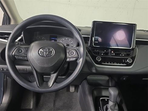 Used 2025 Toyota Corolla LE image 9