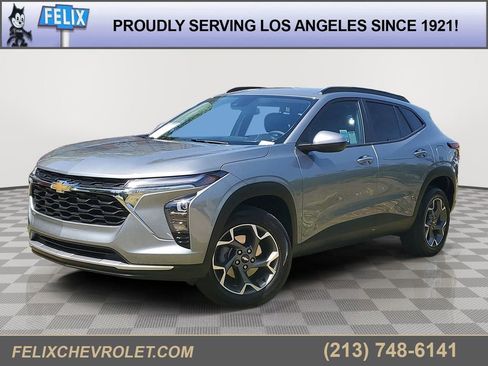 Used 2025 Chevrolet Trax LT w/ LT Convenience Package image 1