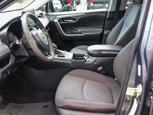 Certified 2020 Toyota RAV4 XLE w/ Carpet Mat Package FWD image 22