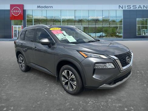 Used 2023 Nissan Rogue SV w/ SV Premium B Package FWD image 3