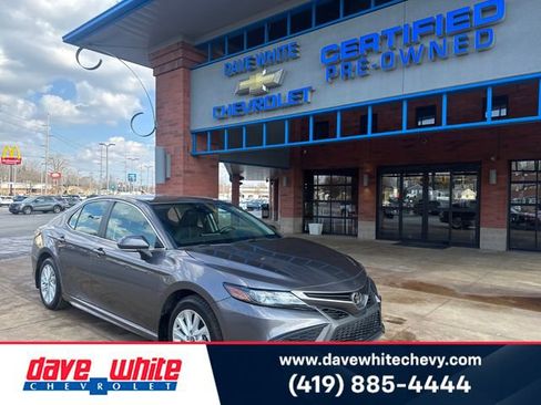 Used 2023 Toyota Camry SE image 1