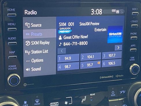 Used 2020 Toyota Highlander XLE image 26