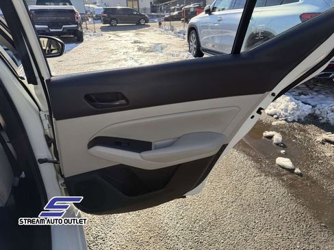 Used 2024 Nissan Altima 2.5 SV image 18