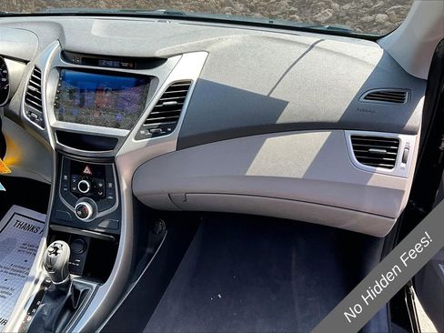 Used 2014 Hyundai Elantra SE FWD image 14