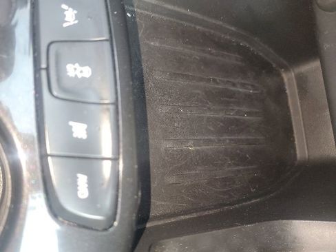 Used 2025 Chevrolet TrailBlazer LT AWD/4WD image 15