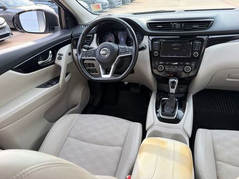 Used 2022 Nissan Rogue Sport SV w/ Technology Package AWD/4WD image 21